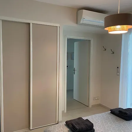 Rez-de-jardin 3 - Acces Direct A La Καλβί